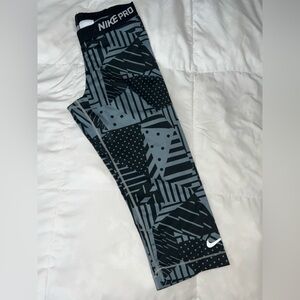 Women NikePro Black and Gray Patterned Leggings